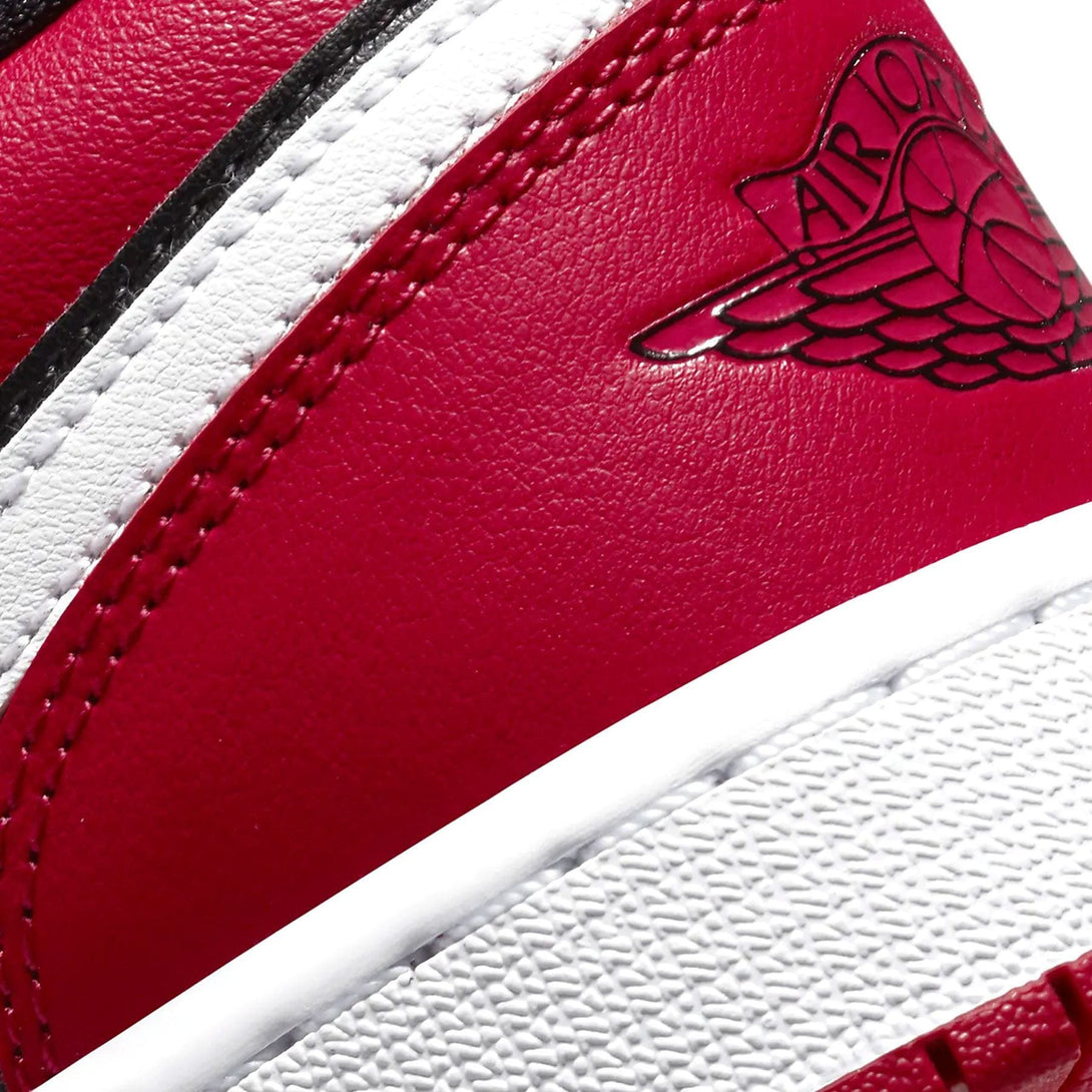 Air Jordan 1 Low GS 'Black Very Berry'- Streetwear Fashion - evapacs.com