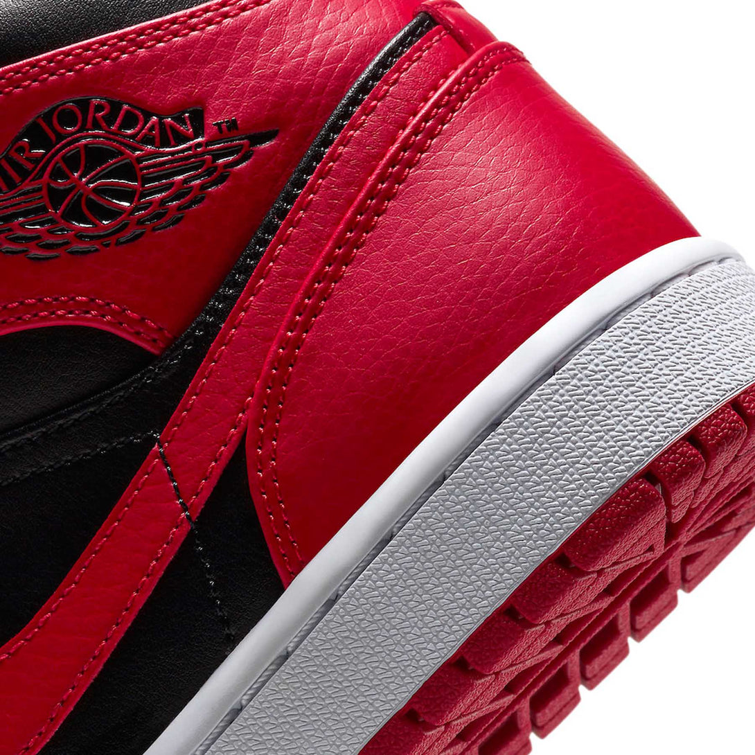 Air Jordan 1 Mid Banned 2020- Streetwear Fashion - evapacs.com