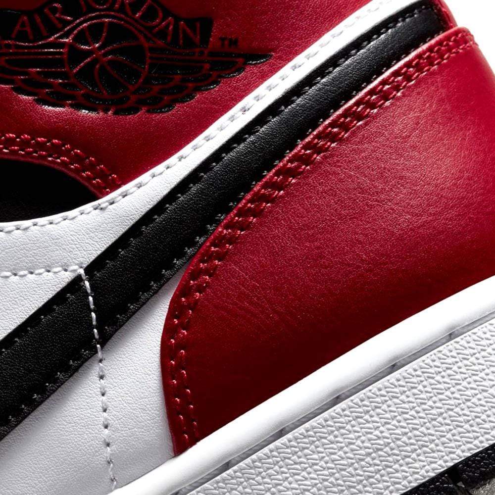 Air Jordan 1 Mid 'Chicago Black Toe'- Streetwear Fashion - evapacs.com