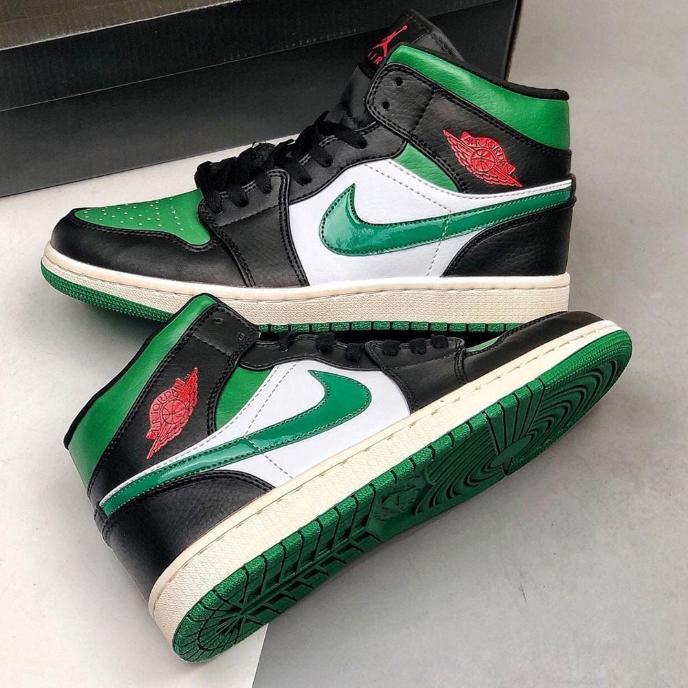 Air Jordan 1 Mid 'Pine Green'- Streetwear Fashion - evapacs.com