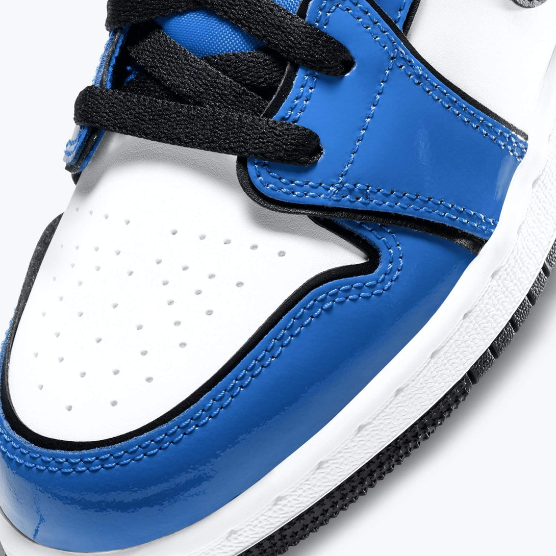 Air Jordan 1 Mid SE GS 'Signal Blue'- Streetwear Fashion - evapacs.com