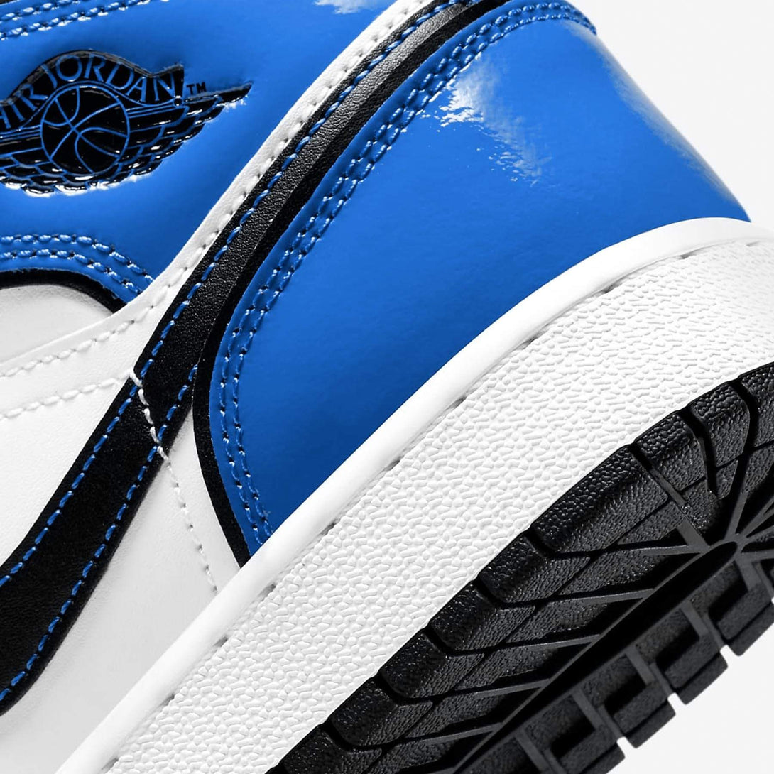 Air Jordan 1 Mid SE GS 'Signal Blue'- Streetwear Fashion - evapacs.com