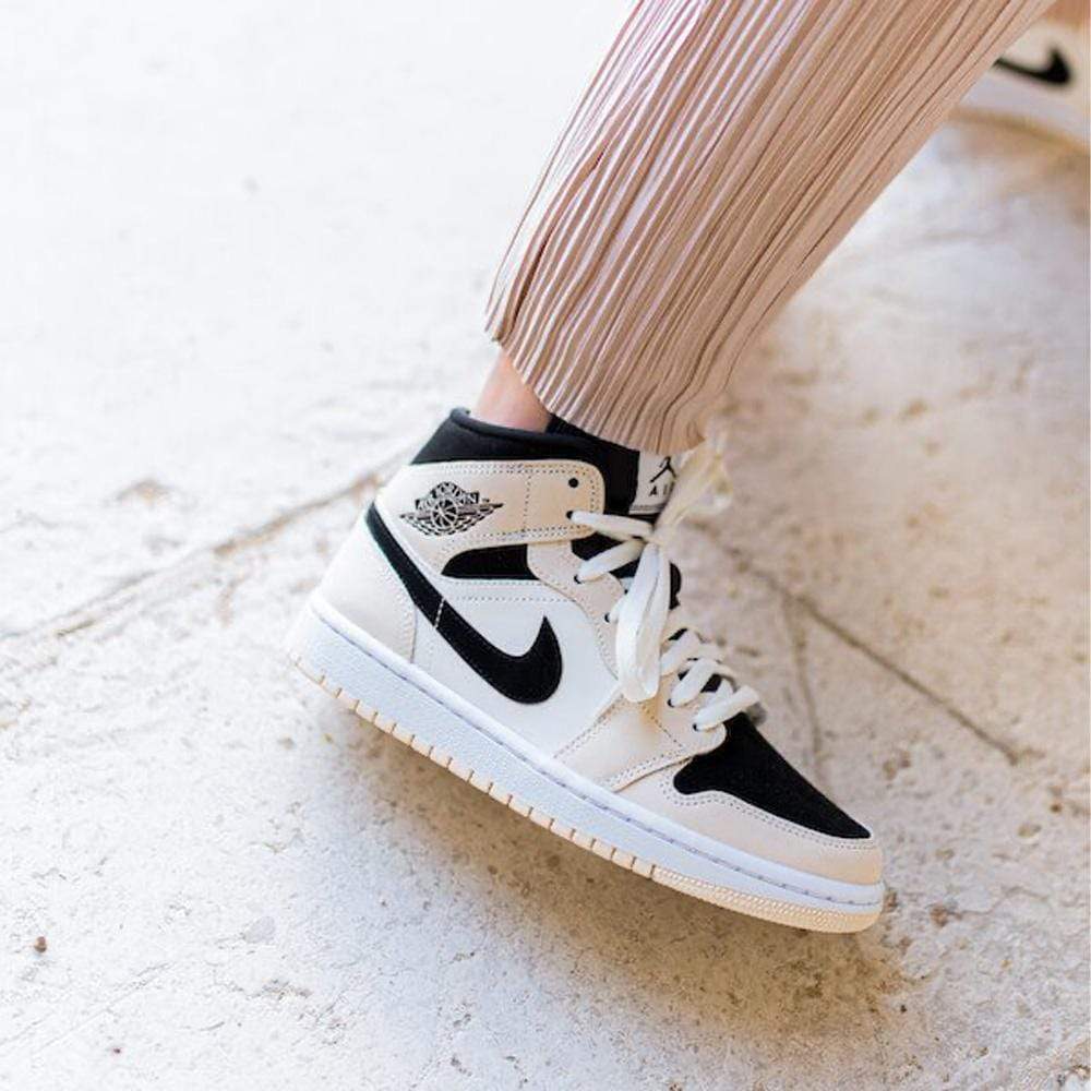 Air Jordan 1 Mid Wmns 'Barely Orange'- Streetwear Fashion - evapacs.com