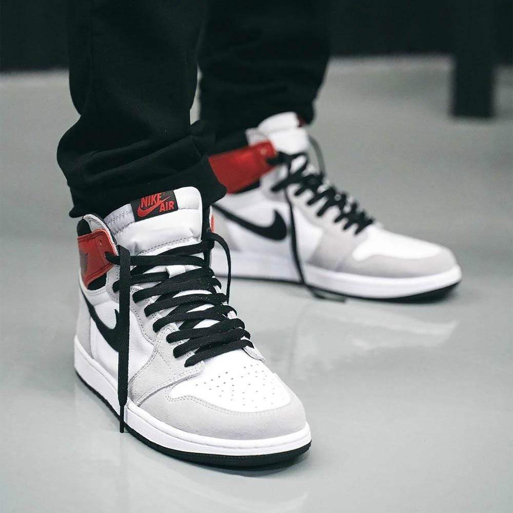 Air Jordan 1 Retro High OG 'Smoke Grey'- Streetwear Fashion - evapacs.com