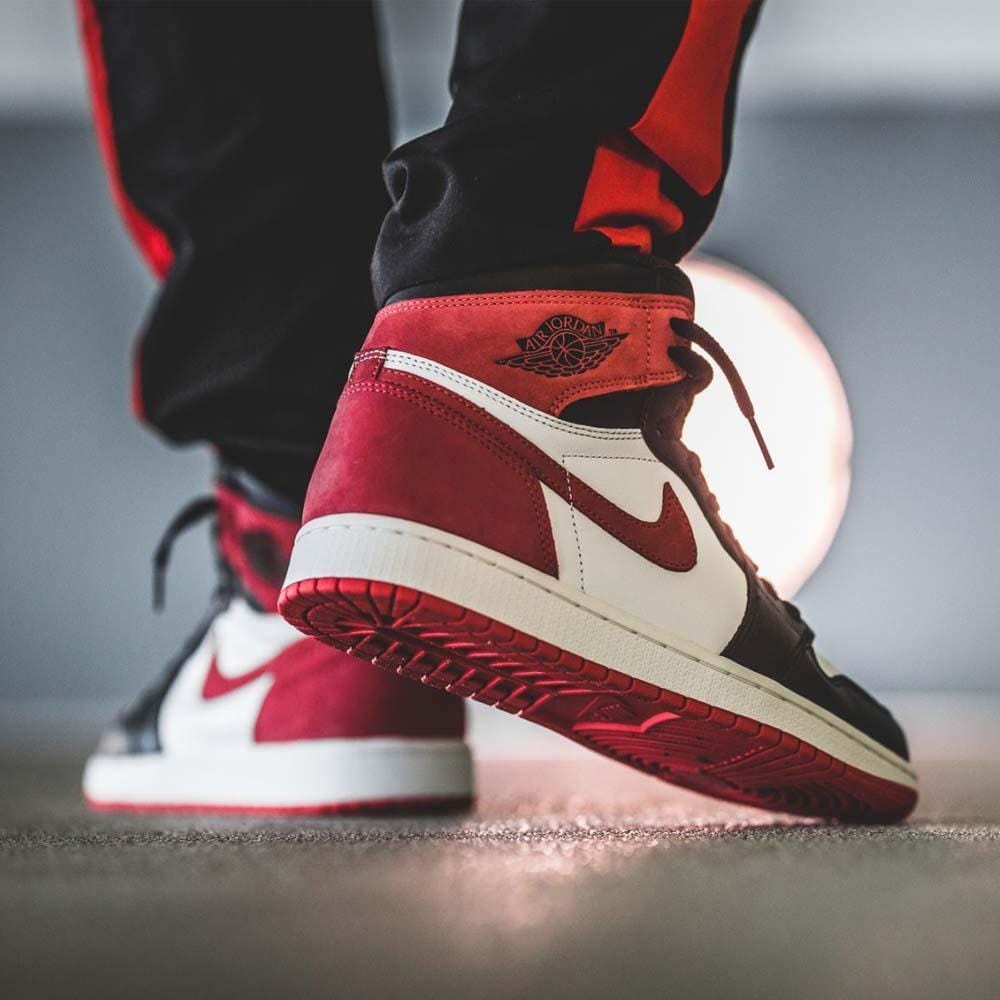 Air Jordan 1 Retro High OG "Summit Red"- Streetwear Fashion - evapacs.com