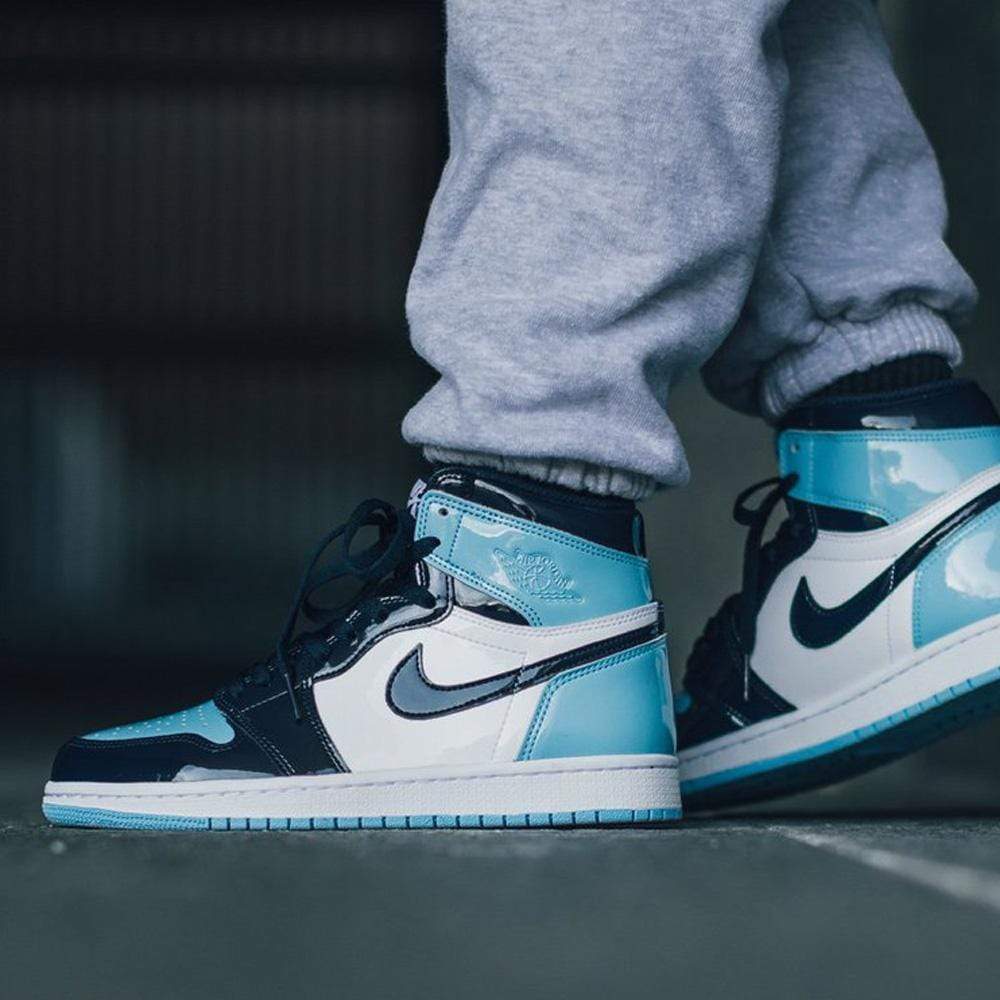 Air Jordan 1 Wmns Retro High OG 'Blue Chill'- Streetwear Fashion - evapacs.com