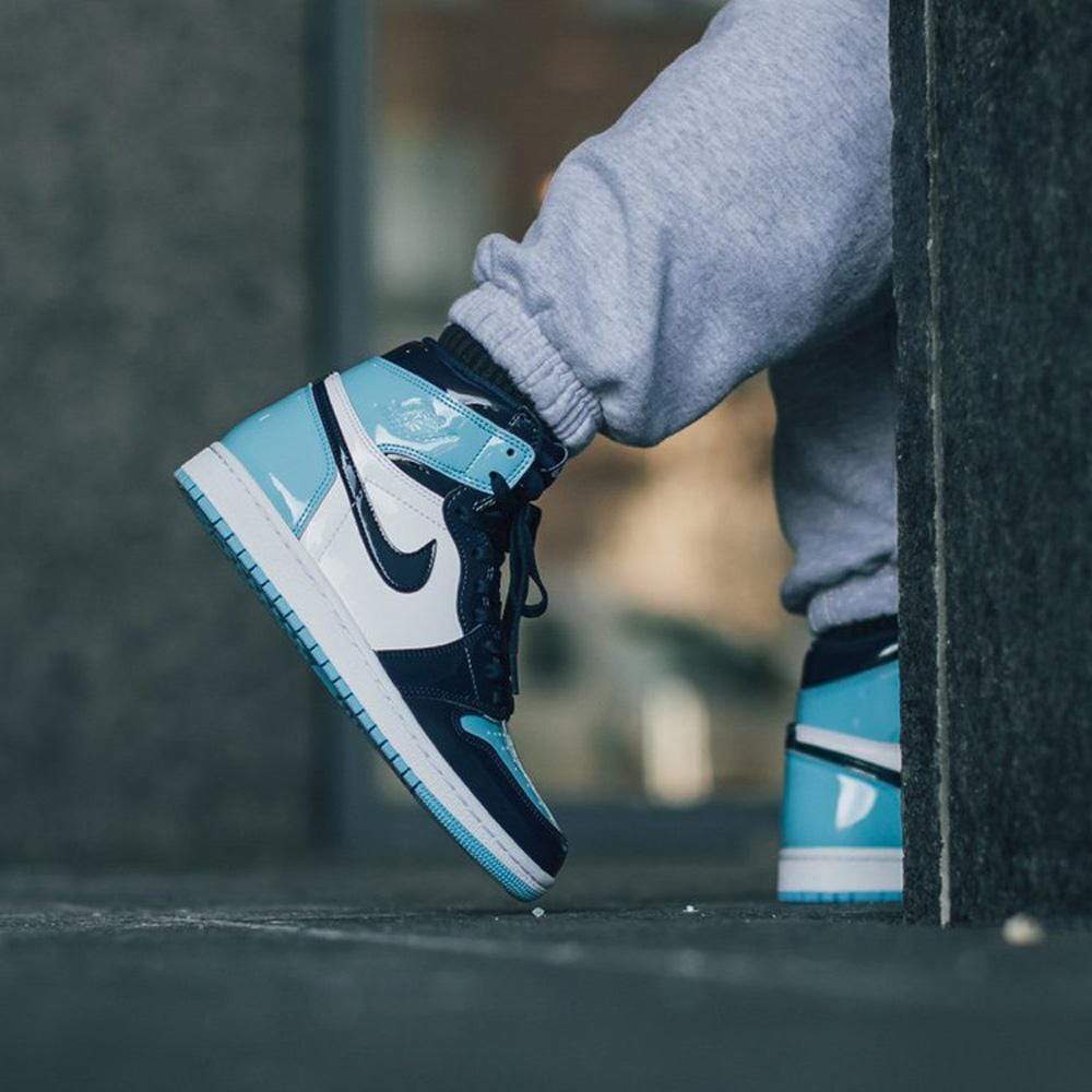 Air Jordan 1 Wmns Retro High OG 'Blue Chill'- Streetwear Fashion - evapacs.com