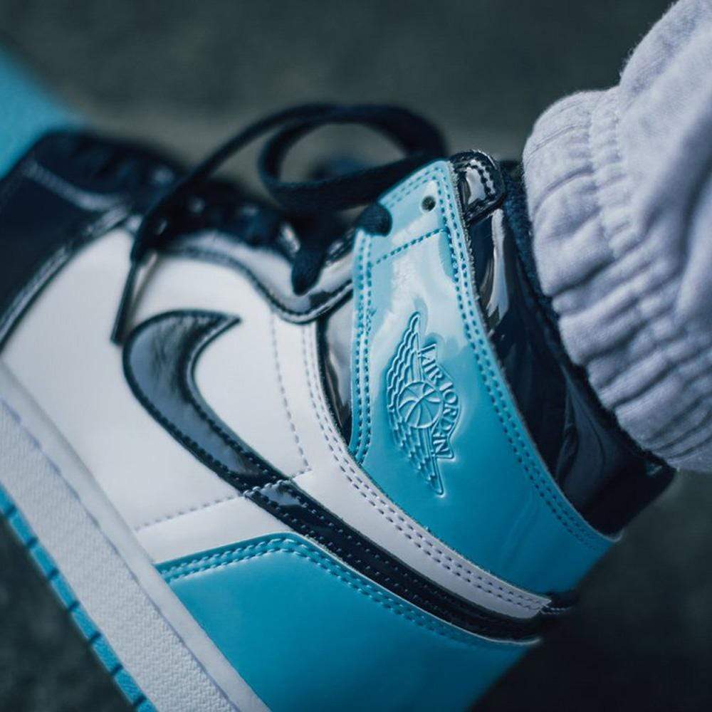 Air Jordan 1 Wmns Retro High OG 'Blue Chill'- Streetwear Fashion - evapacs.com