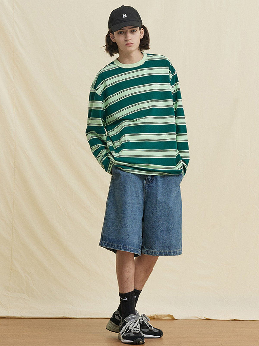 Evapacs - Simple Stripe Sweatshirt- Streetwear Fashion - evapacs.com