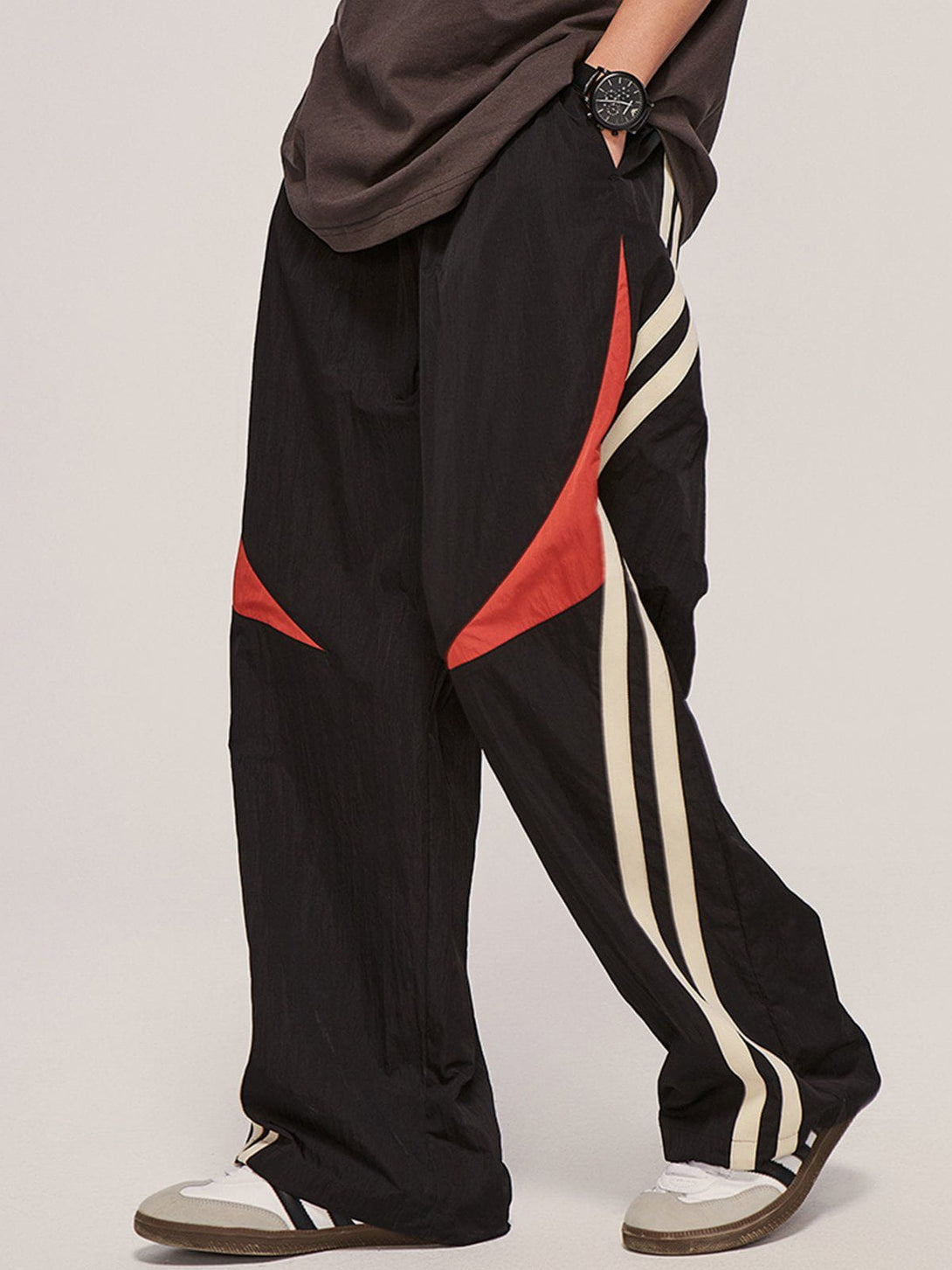 Evapacs - Vintage Oblique Stripe Sweatpants- Streetwear Fashion - evapacs.com