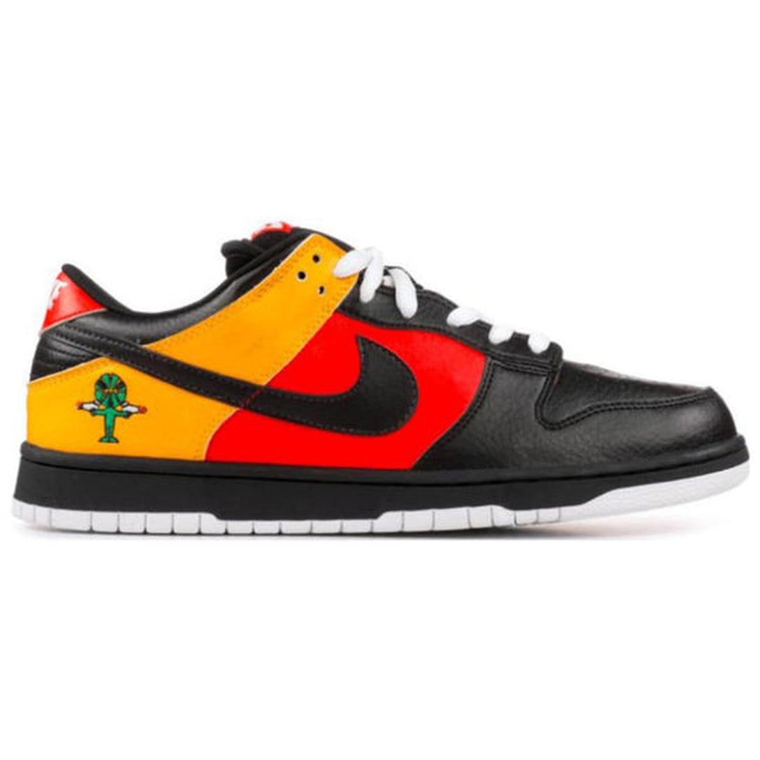 Nike Dunk Low Pro SB Skateboard 'Orange Raygun'- Streetwear Fashion - evapacs.com