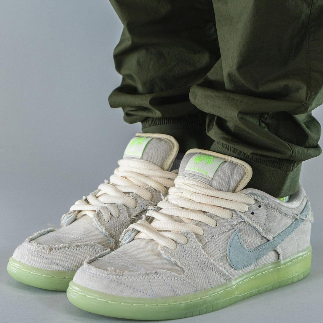 Nike Dunk Low SB 'Mummy'- Streetwear Fashion - evapacs.com