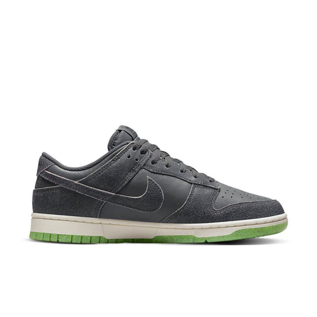 Nike Dunk Low SE 'Halloween - Cauldron'- Streetwear Fashion - evapacs.com