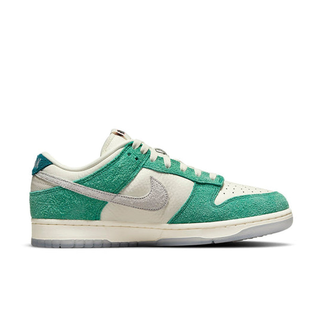 Nike Kasina x Dunk Low 'Road Sign'- Streetwear Fashion - evapacs.com