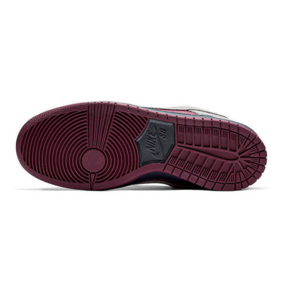 Nike SB Dunk Low 'True Berry'- Streetwear Fashion - evapacs.com